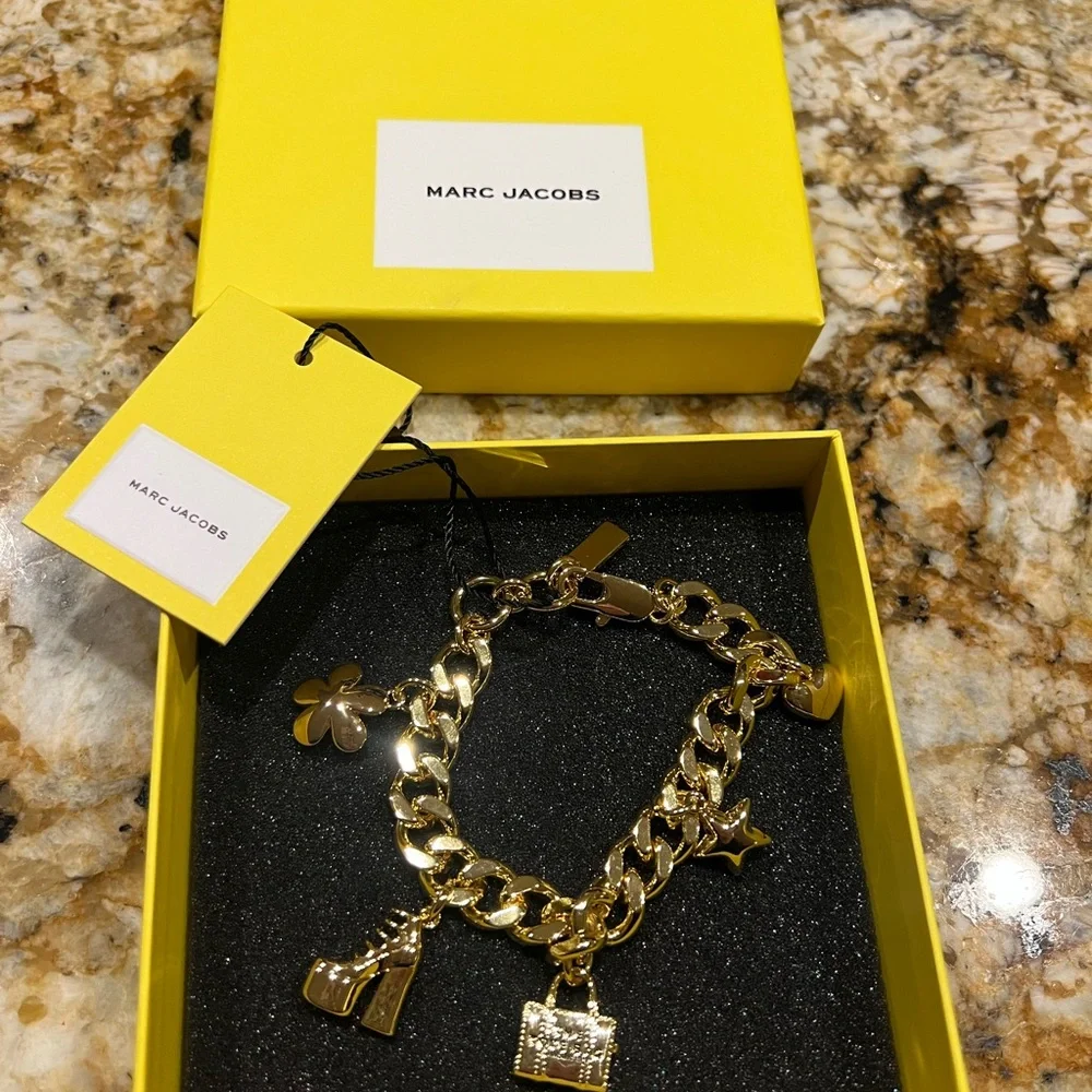 Marc Jacobs Gold Charm Bracelet with 5 Charms - Picture 1 of 8